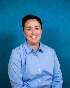 Lindsay Clough portrait crop copy 2.jpg