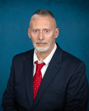 Stephen Ake, DO-portrait-temp.jpg